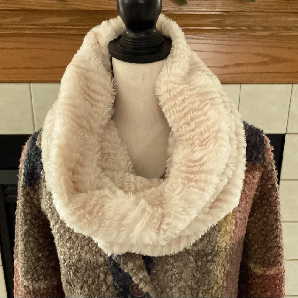 Cowl-Neck Infinity Fluffy Scarf
